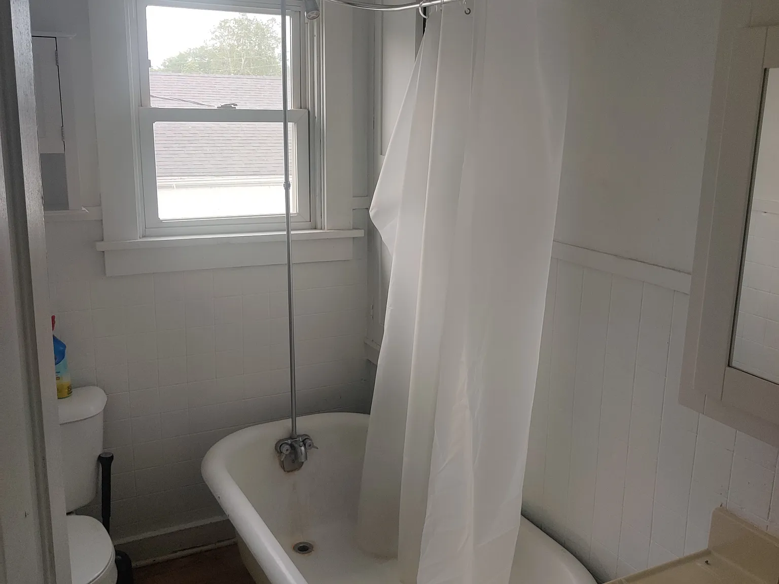 1 Bed / 1 Bath Apartment — Photo 2