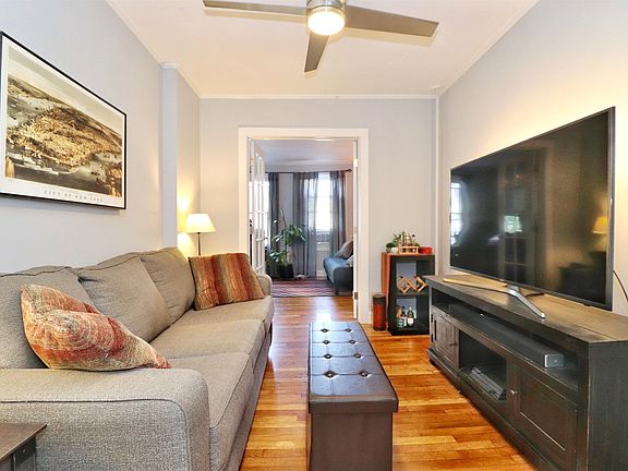 4th image of 63 Laidlaw Ave APT 2L