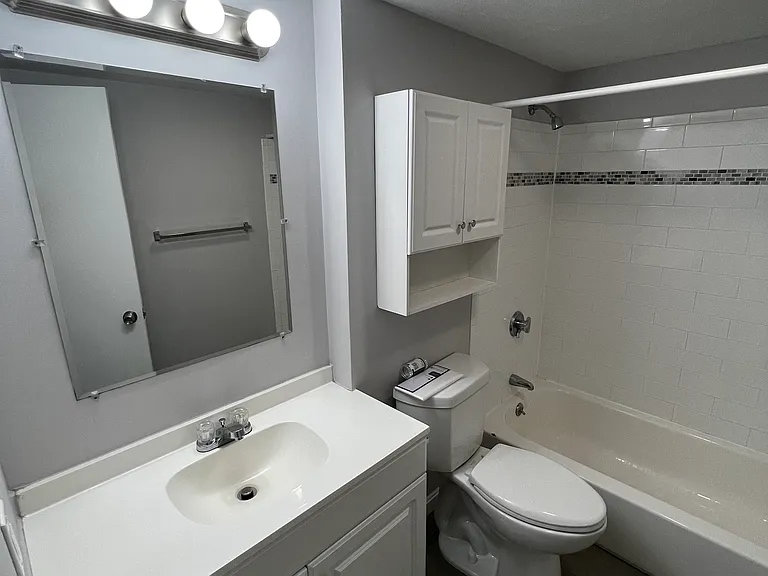 80 Locust Avenue — Photo 43