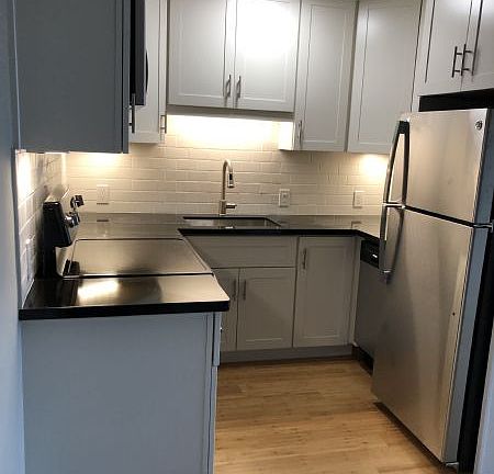 3rd image of 875 Burnett Ave APT 4