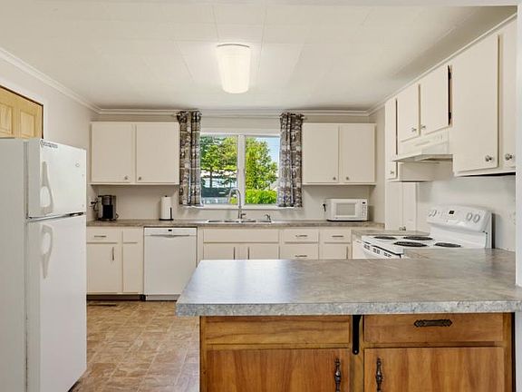 4th image of 220 33rd St