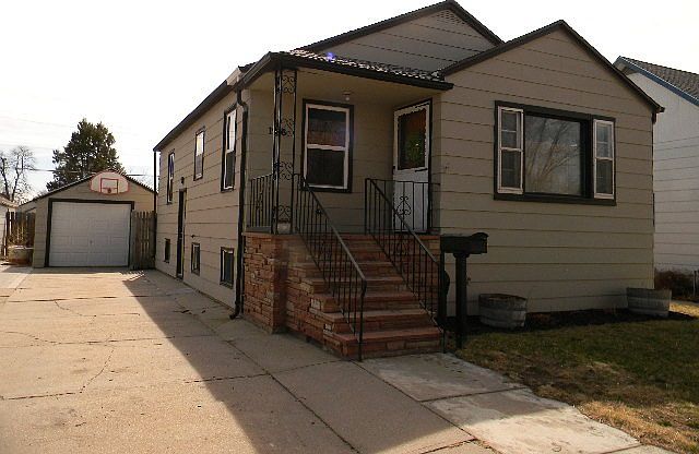 1st image of 1916 W 4th St