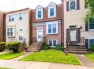 8657 Dellway Ln, Vienna, VA 22180