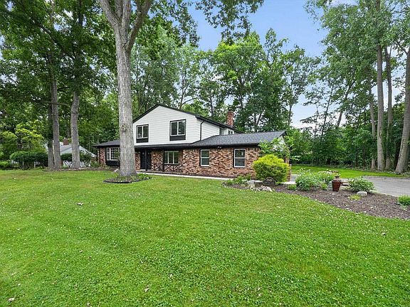 4th image of 2049 Shore Hill Dr