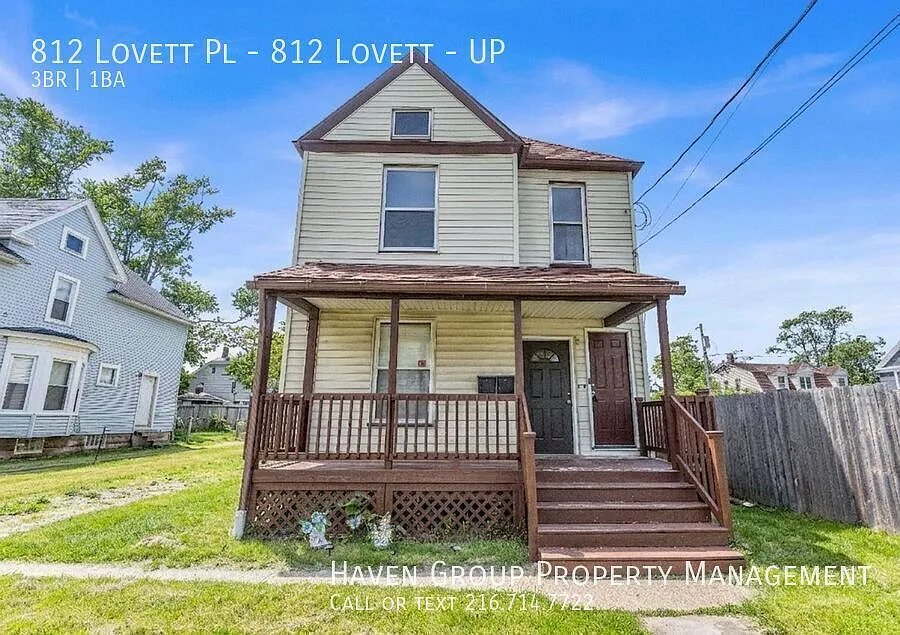 812 Lovett PIace | UP, Lorain, Ohio, 44052 - Spacious 3-bed 1-bath multi-family home! — Photo 1
