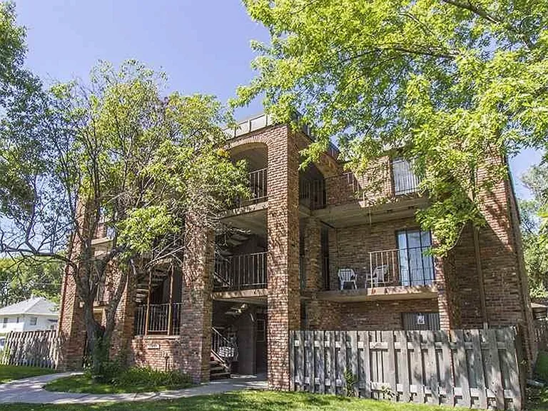 1940 Dudley Street — Photo 1