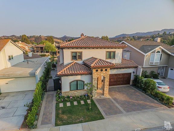 3rd image of 4046 Mariner Cir