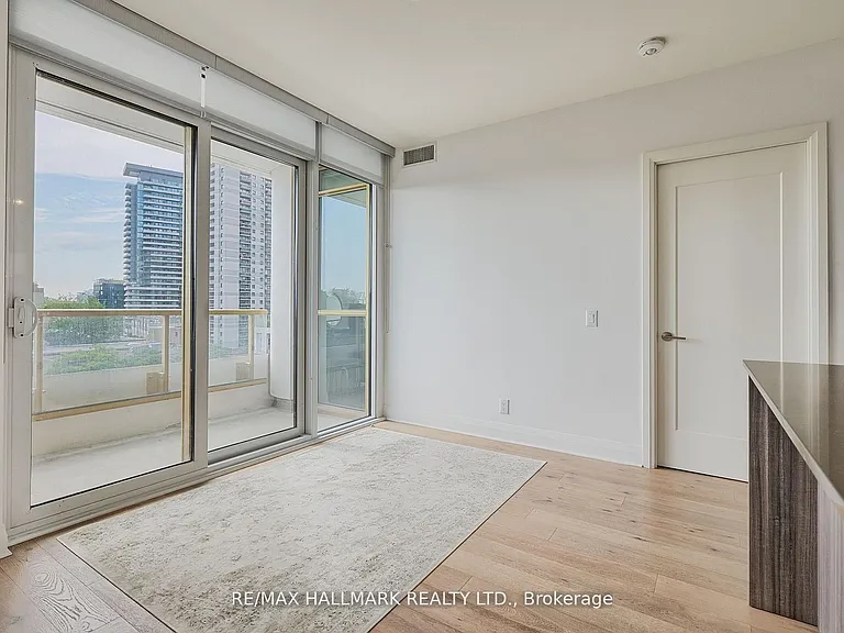151 Avenue Rd #601 — Photo 16