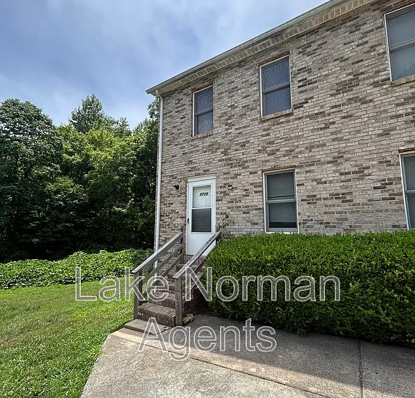4709 Grassy Creek Rd — Photo 1