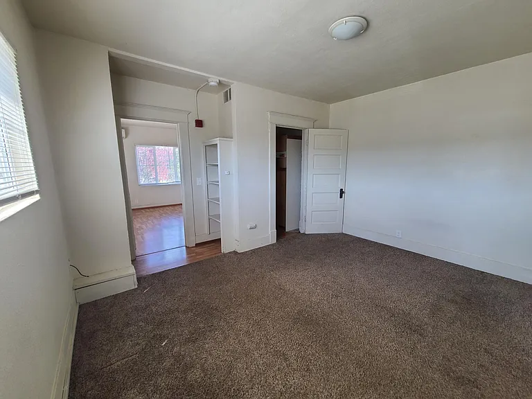 208 N 1st St #6 — Photo 3