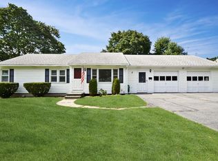 16 Mount View Dr, Clinton, MA 01510
