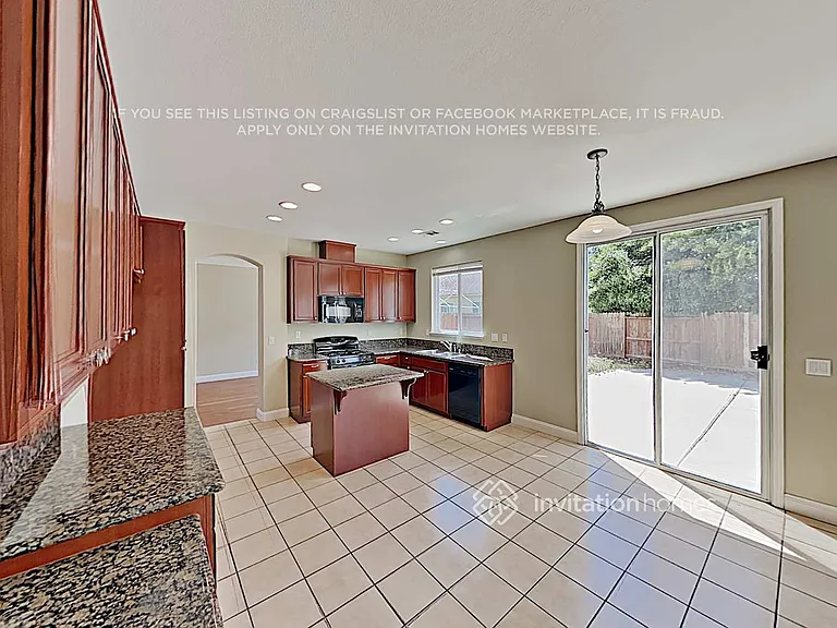 2380 Kelsey Ct — Photo 8