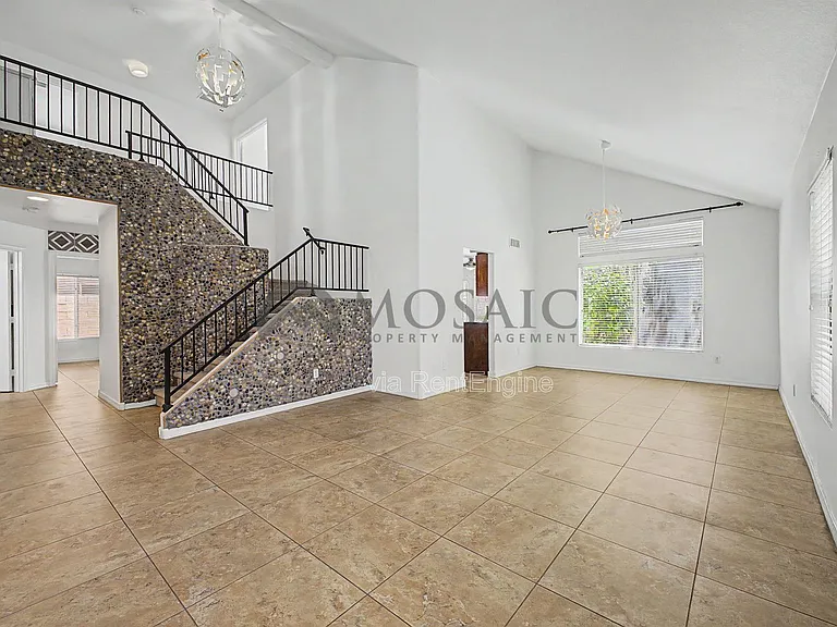820 N Granada Dr — Photo 8