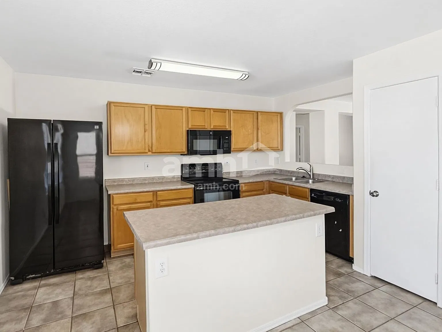 3 bed, 2.0 bath, 1662 sqft, $2,125 — Photo 4