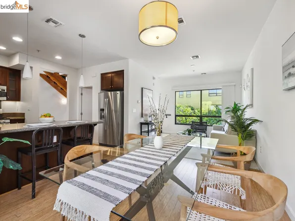 405 Palisade Dr, Oakland, CA 94607