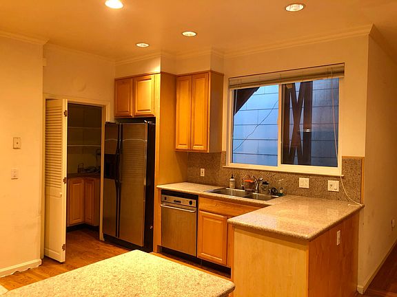 5th image of 512 27th Ave APT 2