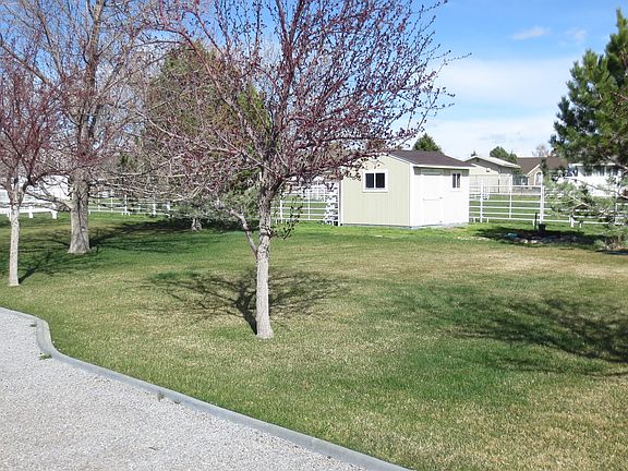 5th image of 394 Mahard Dr