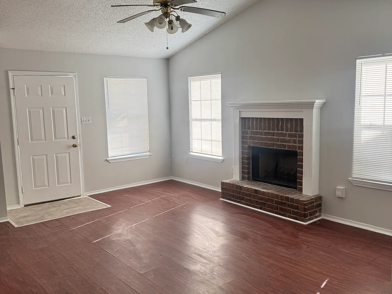 2 bed, $1,375 — Photo 3