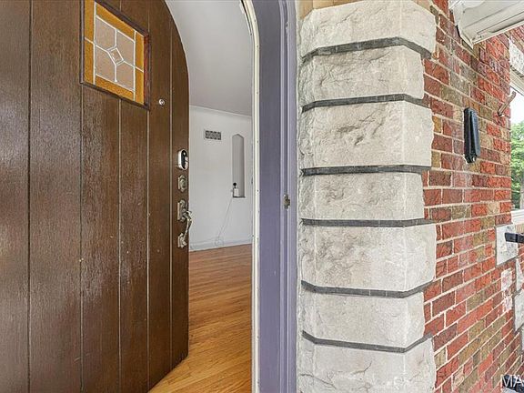 4th image of 5660 Oleatha Ave