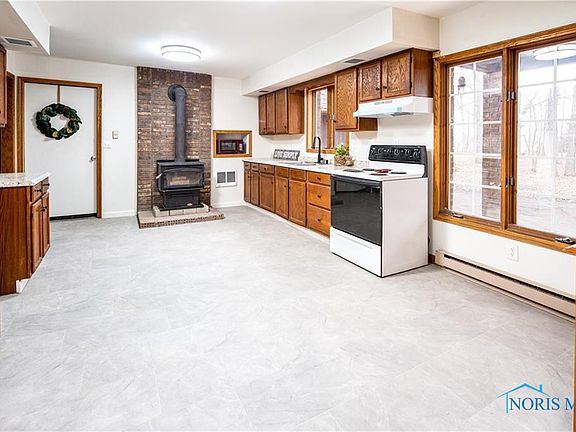 5th image of 4500 N County Road 33