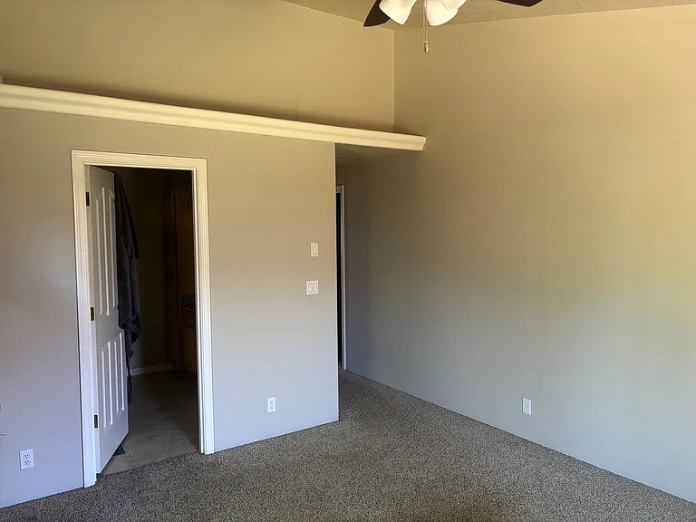 2700 SW Acres Rd — Photo 11