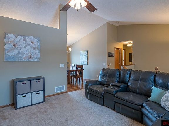 5th image of 105 Spyglass Dr