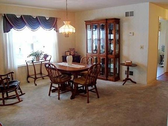 5th image of 625 Crestgate Pl