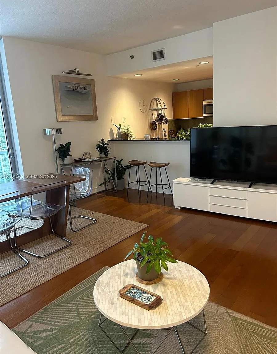 1060 Brickell Condo — Photo 3