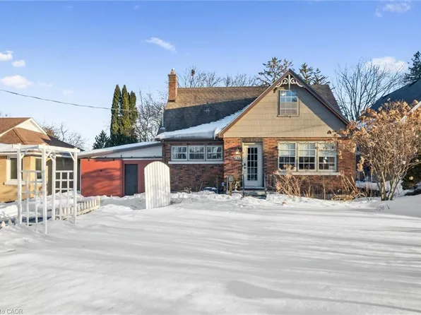 1135 Queens Blvd, Kitchener, ON N2M 1B9