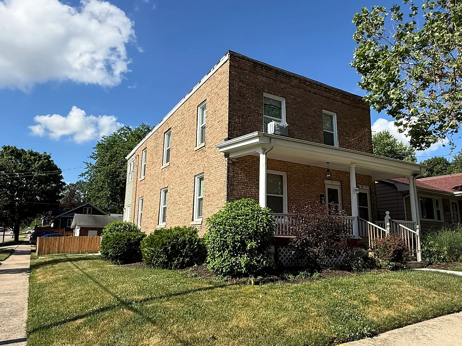 2 bed, 1000 sqft, $1,200 — Photo 2