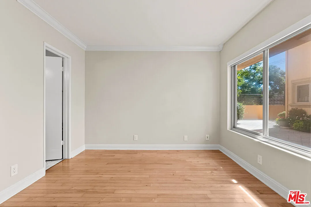 1000 S Westgate Ave — Photo 4