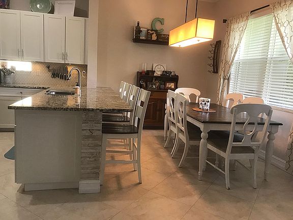 2nd image of 1039 Grove Park Cir