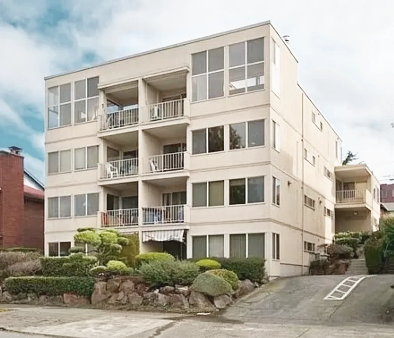 2034 Minor Apartments — Photo 1