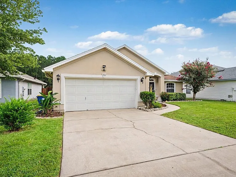 711 Sid Dr — Photo 3