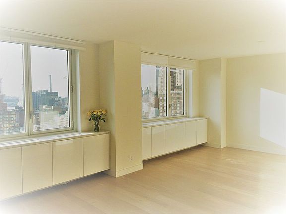 2nd image of 301 W 53rd St APT 25E