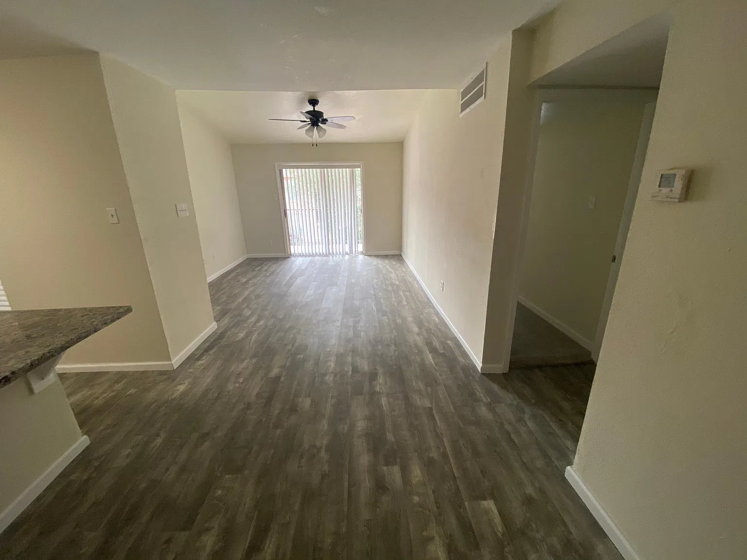 2 bed, 988 sqft, $1,350 — Photo 4