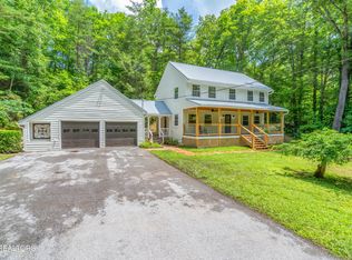 706 Skyline Dr, Gatlinburg, TN 37738