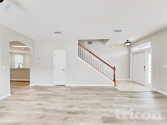 5th image of 10818 Birchard Ln