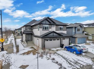 3702 Claxton Pl SW, Edmonton, AB T6W2B5