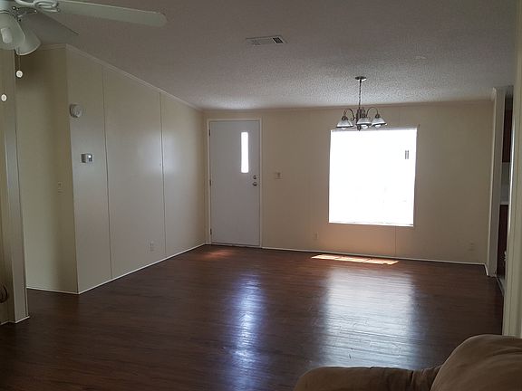 3rd image of 3922 Woodbine Dr