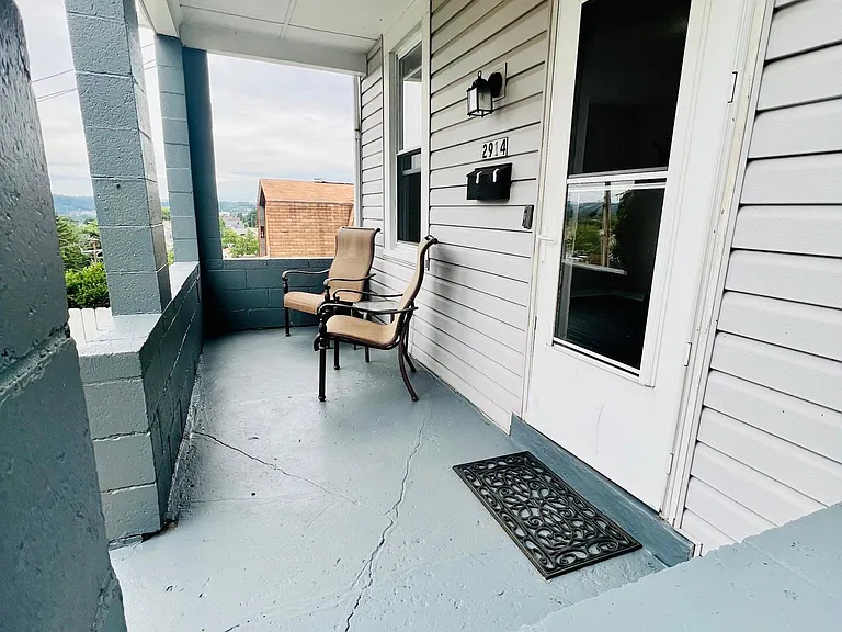 2914 Glasgow St — Photo 1