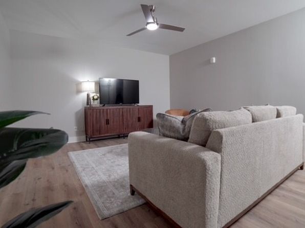 2350 Filiatreau Ln #11358267