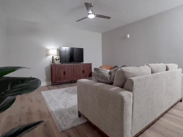 2350 Filiatreau Lane