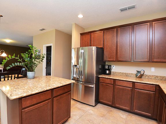 3rd image of 568 Grampian Highlands Dr
