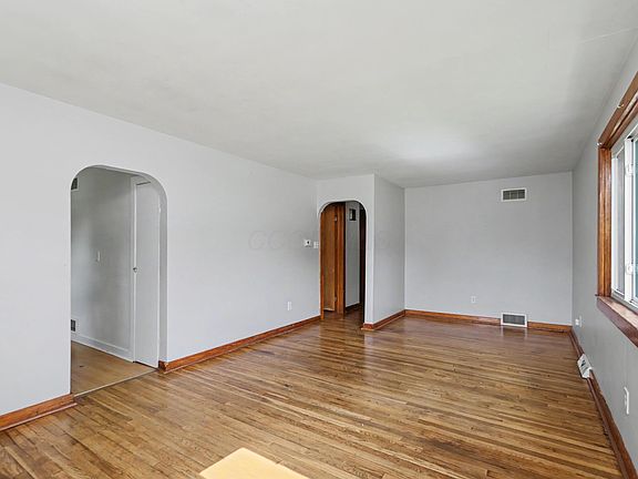 4th image of 1103 Rogers St