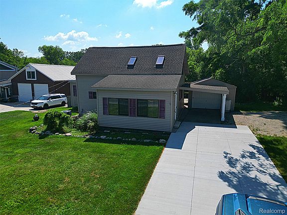 4th image of 412 E Shore Dr