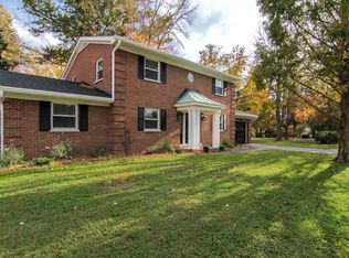 4064 Elmwood Ave, Saint Matthews, KY 40207