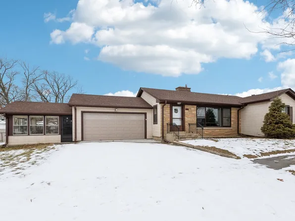 101 W Granville Ave, Roselle, IL 60172