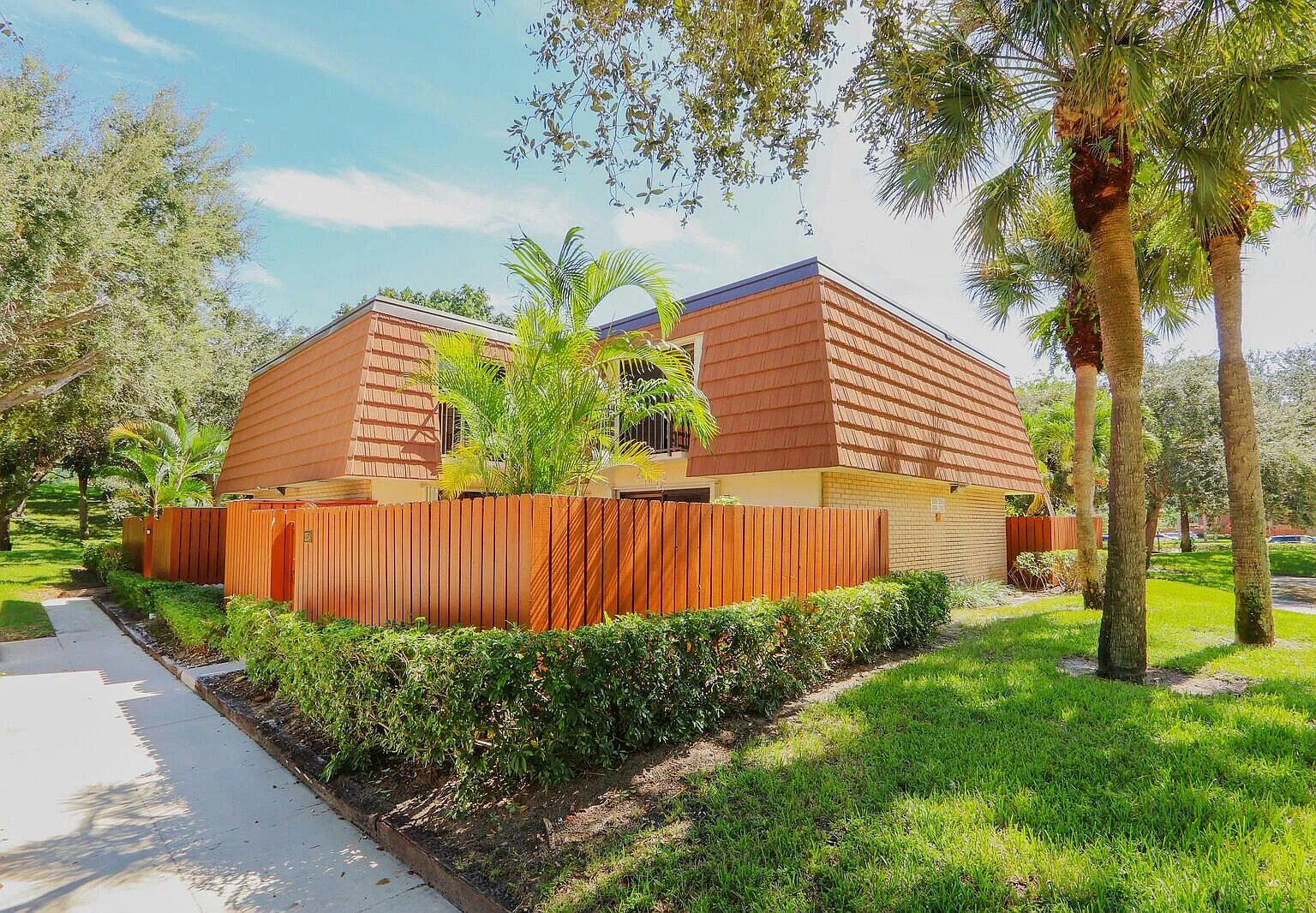 2 bed, 2.5 bath, 1236 sqft, $2,700 — Photo 3