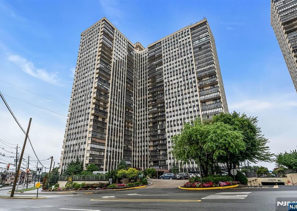 1st image of 300 Winston Dr APT 2523